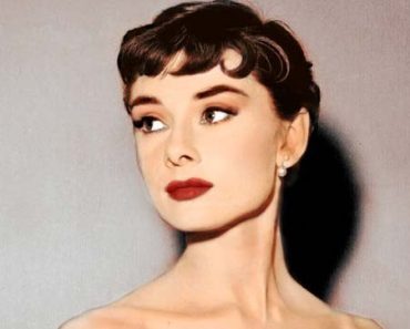Copiii lui Audrey Hepburn demontează zvonurile despre presupusa tulburare de alimentație de care ar fi suferit actrița. Cum au afectat-o traumele trăite în perioada războiului Copiii lui Audrey Hepburn demontează zvonurile despre presupusa tulburare de alimentație de care ar fi suferit actrița. Cum au afectat-o traumele trăite în perioada războiului