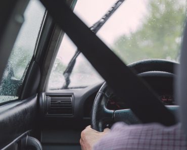 Afecțiunile care nu permit unei persoane să conducă. Ce trebuie să știe cei care vor să dea de carnet, potrivit unui medic Afecțiunile care nu permit unei persoane să conducă. Ce trebuie să știe cei care vor să dea de carnet, potrivit unui medic