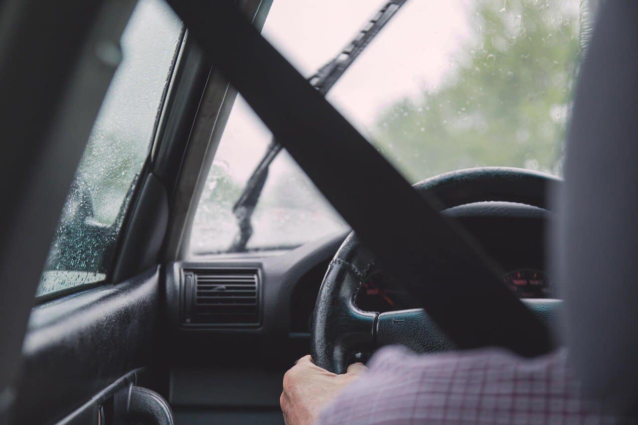 Afecțiunile care nu permit unei persoane să conducă. Ce trebuie să știe cei care vor să dea de carnet, potrivit unui medic
