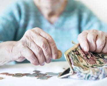 Românii care se pot pensiona cu 5 ani mai devreme. Care sunt condițiile