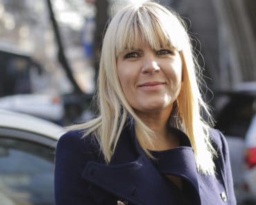 Elena Udrea, imagini surprinzătoare de la malul mării. Cum arată fosta ministră în costum de baie