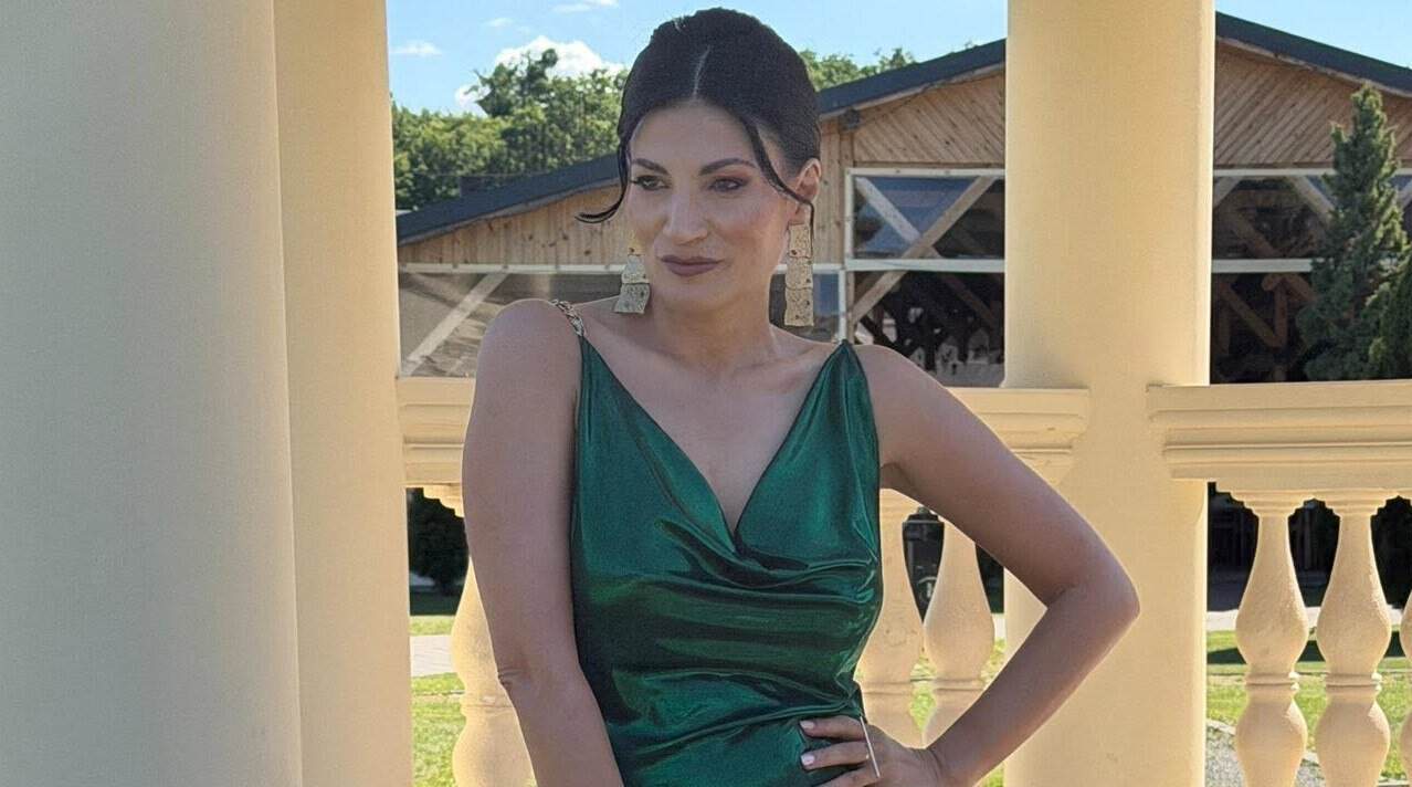 Ioana Ginghină, poveste de iubire cu un bărbat mai tânăr cu 18 ani: „Ne-am dus la Roma” Ioana Ginghină, poveste de iubire cu un bărbat mai tânăr cu 18 ani: „Ne-am dus la Roma”