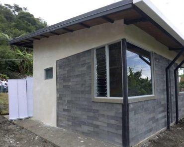 O mamă a economisit bani nouă ani pentru a construi casa visurilor sale. Construcția a fost ridicată dintr-un material unic