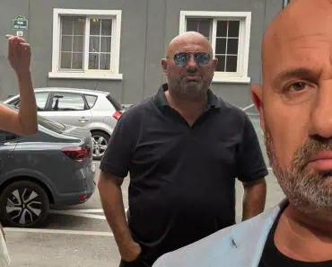 Cătălin Scărlătescu a făcut furori la brațul iubitei, la lansarea noului sezon MasterChef: „Nu rămân burlac” Cătălin Scărlătescu a făcut furori la brațul iubitei, la lansarea noului sezon MasterChef: „Nu rămân burlac”