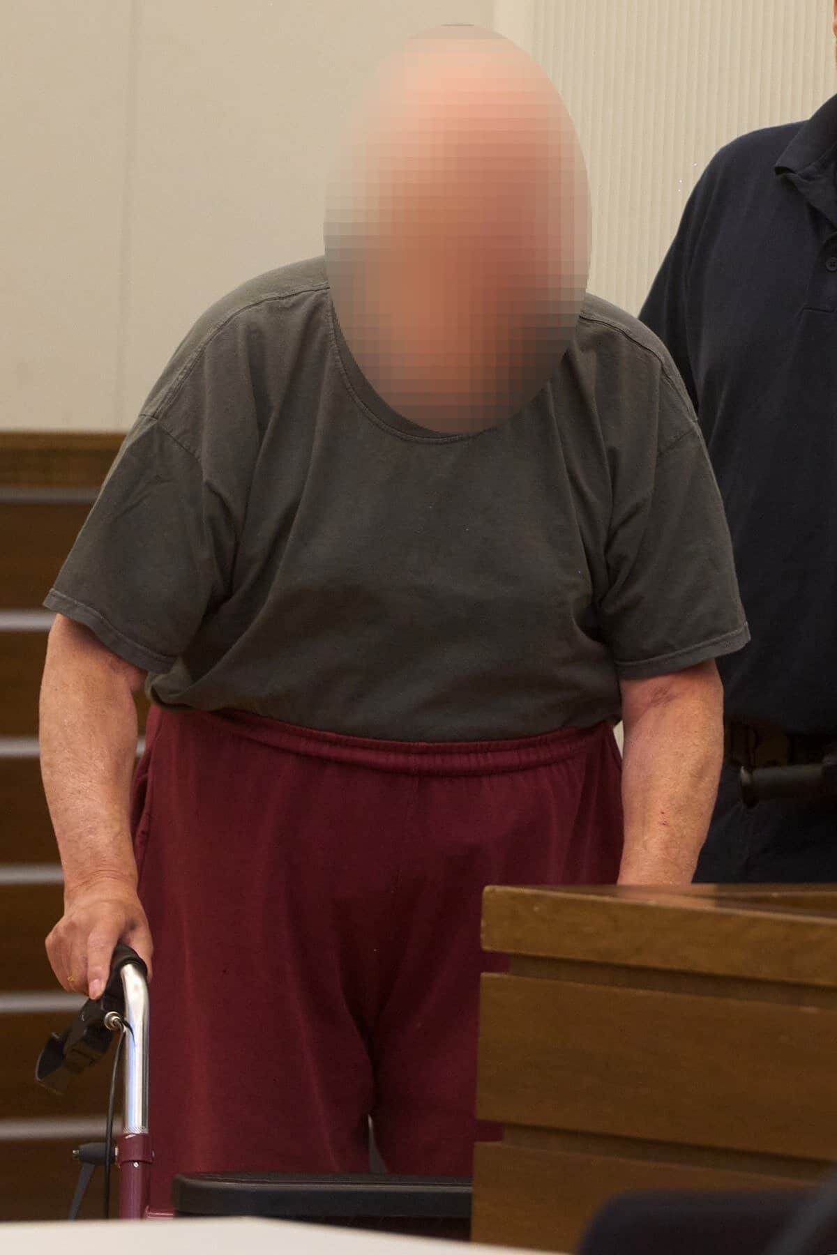 Crimă elucidată după trei decenii! Un pensionar de 81 de ani, săltat de polițiști direct din azil Crimă elucidată după trei decenii! Un pensionar de 81 de ani, săltat de polițiști direct din azil
