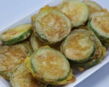 Dovlecei prăjiți în stil grecesc. Ingredientul secret care le dă o savoare aparte Dovlecei prăjiți în stil grecesc. Ingredientul secret care le dă o savoare aparte