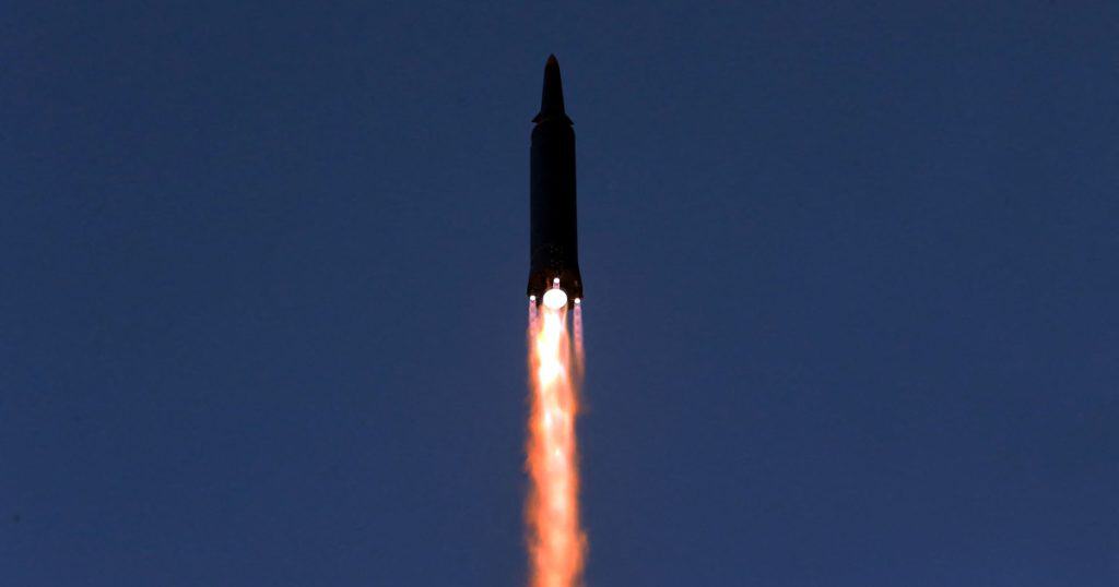 Coreea de Nord a lansat 10 rachete balistice după ce Donald Trump a spus că vrea să se întâlnească cu Kim Jong Un