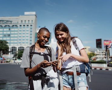 „Am văzut pe TikTok”: 48% dintre tinerii din Generația Z recunosc că fac asta înainte să plece în vacanță „Am văzut pe TikTok”: 48% dintre tinerii din Generația Z recunosc că fac asta înainte să plece în vacanță