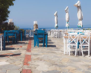 Grecii din turism au făcut topul turiștilor. Ce cuvinte au despre români și cine sunt „clienții de coșmar” Grecii din turism au făcut topul turiștilor. Ce cuvinte au despre români și cine sunt „clienții de coșmar”