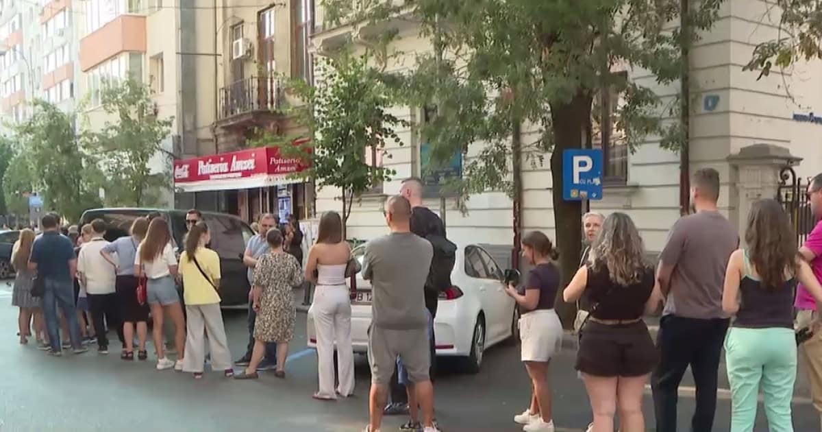 Unt vs. margarină. Cel mai nou „război” de pe rețelele sociale are un efect neașteptat: coadă de sute de metri la merdenele