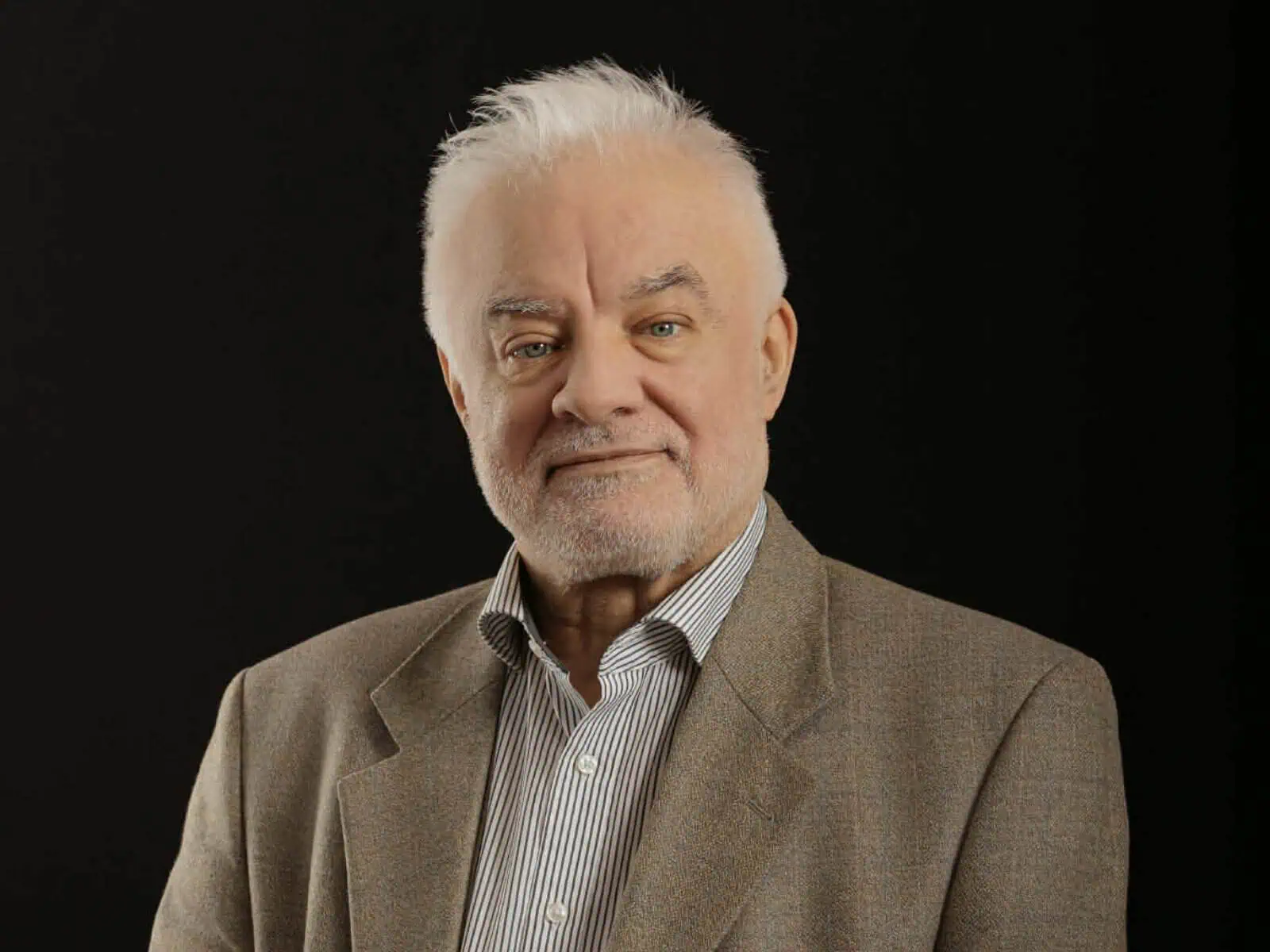 Avertismentul sumbru al BNR despre situația României: „Vom mânca iarbă și scoarță de copac” Avertismentul sumbru al BNR despre situația României: „Vom mânca iarbă și scoarță de copac”