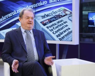 Moment neașteptat în Senat: Vasile Blaga a apărut dezbrăcat la ședința online. „Cine e în pielea goală acolo?” Moment neașteptat în Senat: Vasile Blaga a apărut dezbrăcat la ședința online. „Cine e în pielea goală acolo?”