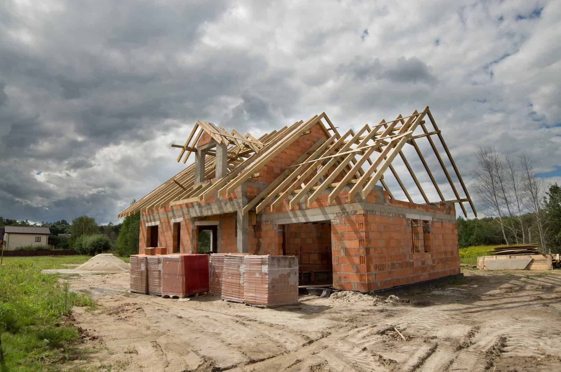 „Cineva și-a construit o casă pe terenul meu”. Coșmarul unui român care a cumpărat o proprietate în urmă cu 12 ani