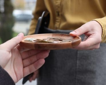 „E un nou standard?” Clientul unui restaurant din Cluj, revoltat de ce a găsit pe nota de plată „E un nou standard?” Clientul unui restaurant din Cluj, revoltat de ce a găsit pe nota de plată