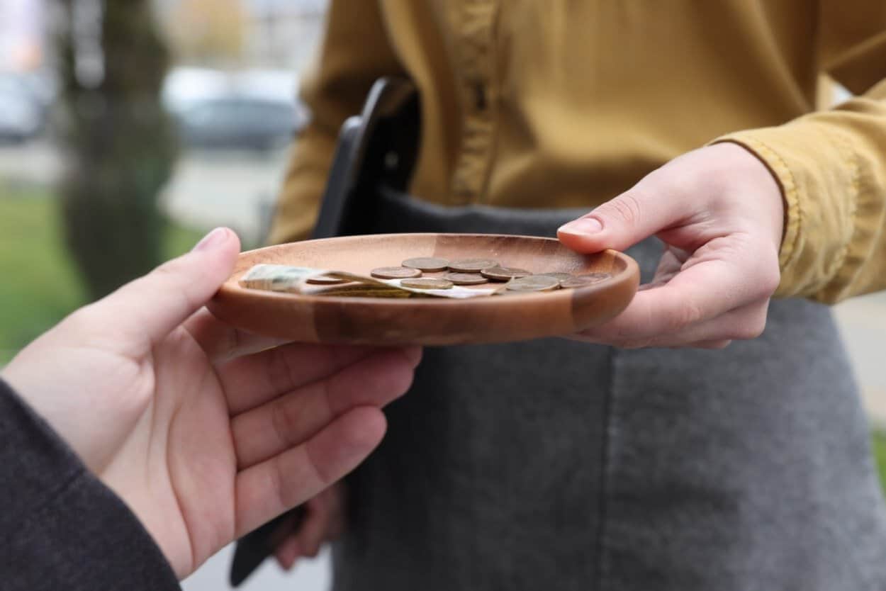 „E un nou standard?” Clientul unui restaurant din Cluj, revoltat de ce a găsit pe nota de plată „E un nou standard?” Clientul unui restaurant din Cluj, revoltat de ce a găsit pe nota de plată