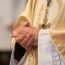 Un preot din Vaslui a lăsat însărcinată o enoriașă căsătorită. Ce decizie a luat Biserica după ce femeia a născut gemeni