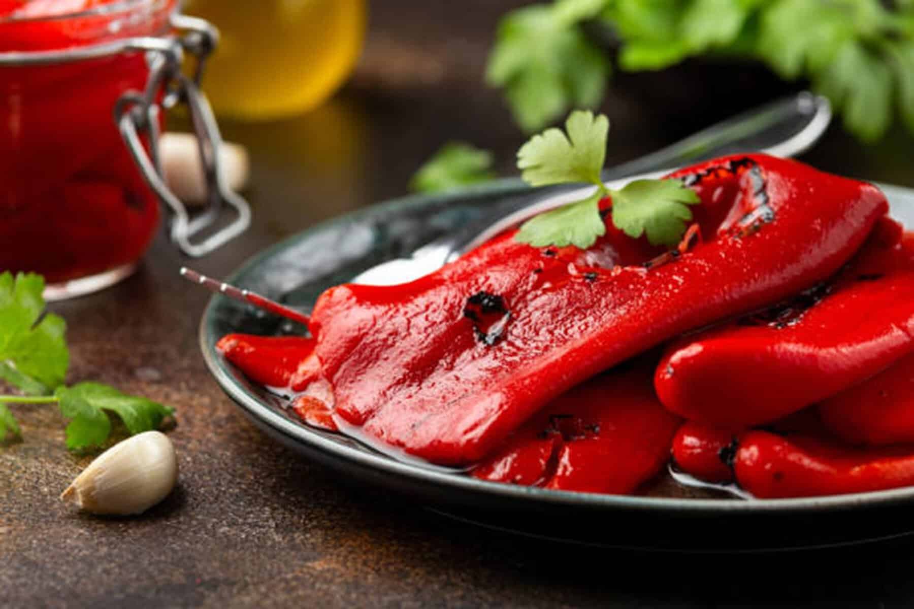 Cea mai simplă modalitate de copt ardeii: „E o metodă rapidă și simplă, iar gustul lor e delicios!” Cea mai simplă modalitate de copt ardeii: „E o metodă rapidă și simplă, iar gustul lor e delicios!”