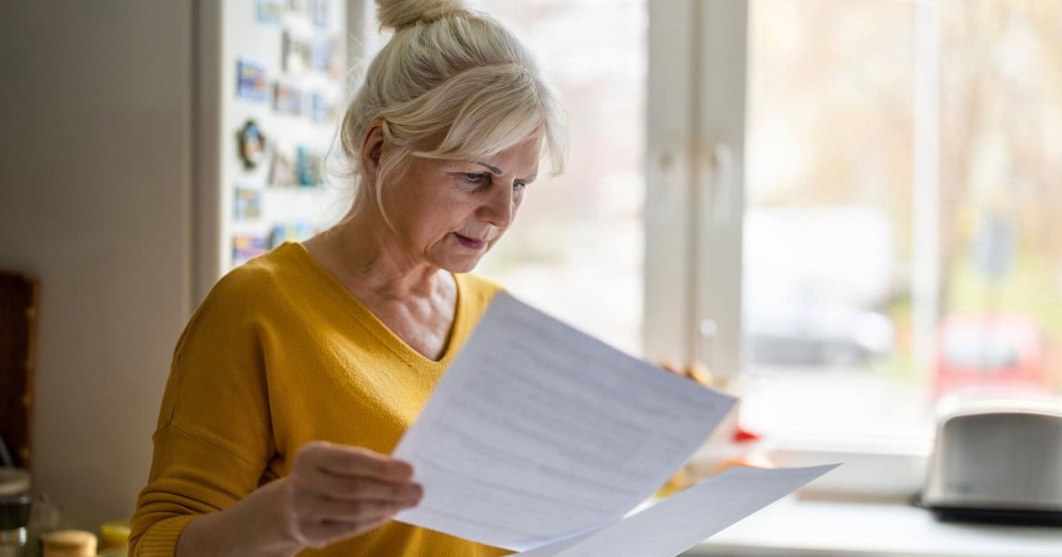 Ce se întâmplă cu pensia soțului după deces. Cât poate primi soția și cum se calculează dreptul de urmaș