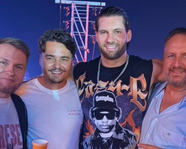 Anunțul surpriză făcut de Codin Maticiuc și Florian Munteanu pe scena de la Nibiru: „O să dăm șansa și unui talent de aici să se afirme” Anunțul surpriză făcut de Codin Maticiuc și Florian Munteanu pe scena de la Nibiru: „O să dăm șansa și unui talent de aici să se afirme”