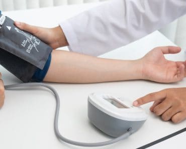De la ce valori devine periculoasă tensiunea arterială. Alimentele recomandate de cardiolog pentru reducerea riscului de hipertensiune