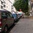 Cui aparține spațiul din fața casei sau a blocului. Cine îl poate folosi și ce amenzi riscă cei care încalcă regulile