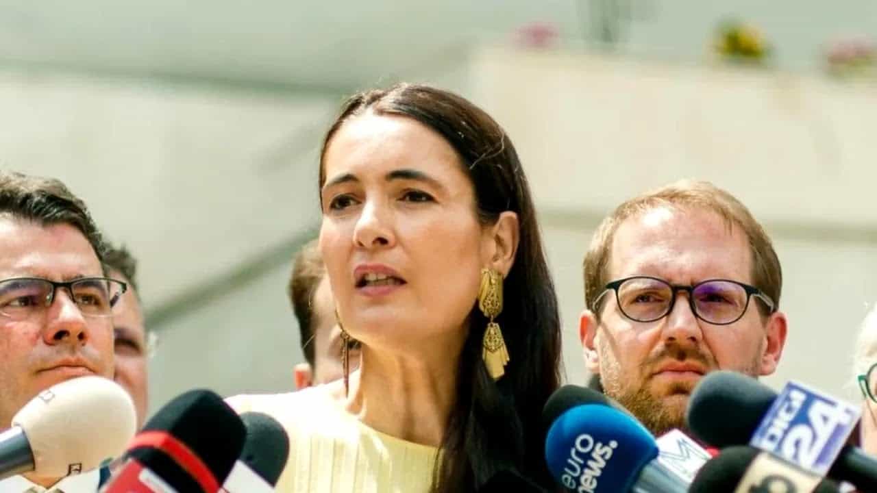 Clotilde Armand, condamnată la 1 an de închisoare pentru folosirea funcţiei pentru favorizarea unor persoane. Interdicție și pentru candidatură. Ce a stabilit instanța de fond Clotilde Armand, condamnată la 1 an de închisoare pentru folosirea funcţiei pentru favorizarea unor persoane. Interdicție și pentru candidatură. Ce a stabilit instanța de fond