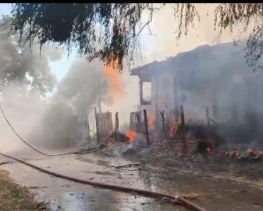 VIDEO: Incendiu violent la o casă din Valea Călugărească VIDEO: Incendiu violent la o casă din Valea Călugărească