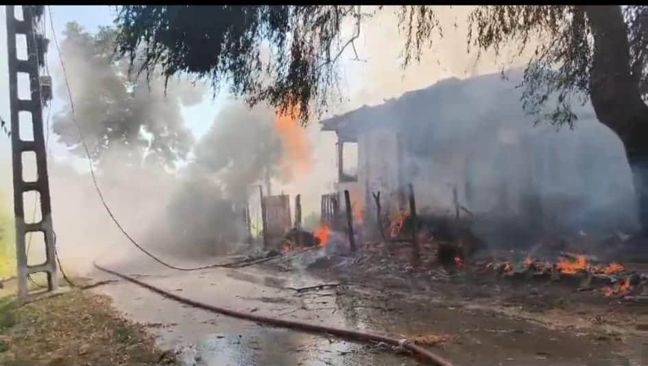 VIDEO: Incendiu violent la o casă din Valea Călugărească