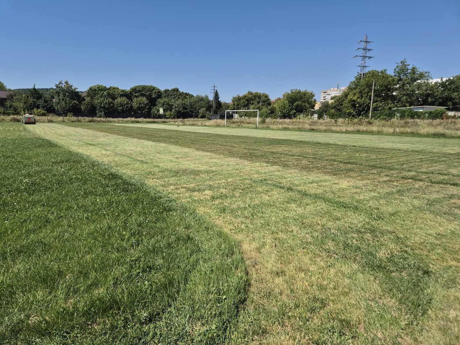Stadionul „Steaua Română” din Câmpina se pregătește să revină în circuitul sportiv. Se refac gazonul și sistemul de irigație Stadionul „Steaua Română” din Câmpina se pregătește să revină în circuitul sportiv. Se refac gazonul și sistemul de irigație
