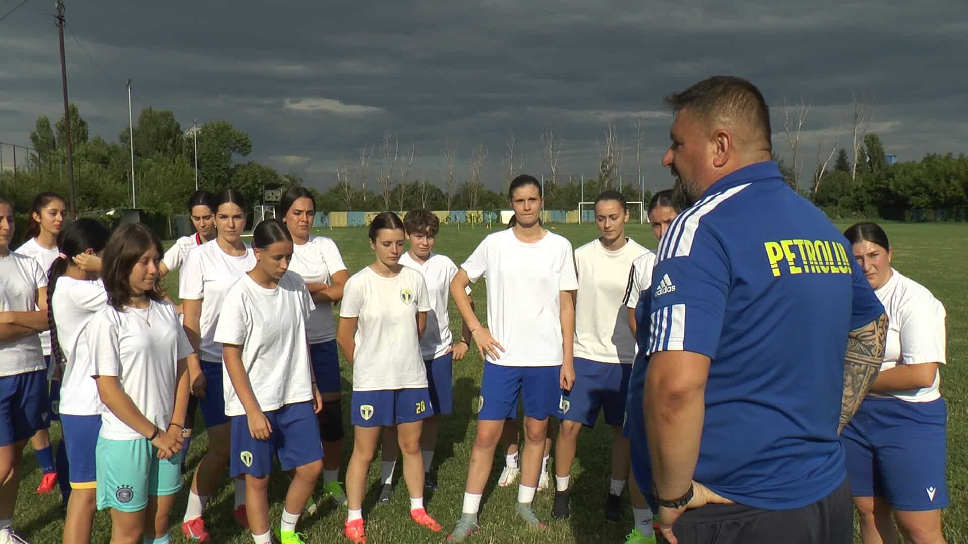 Lupoaicele debutează la Vulpițe! Petrolul participă, în premieră, în Liga de Tineret Lupoaicele debutează la Vulpițe! Petrolul participă, în premieră, în Liga de Tineret