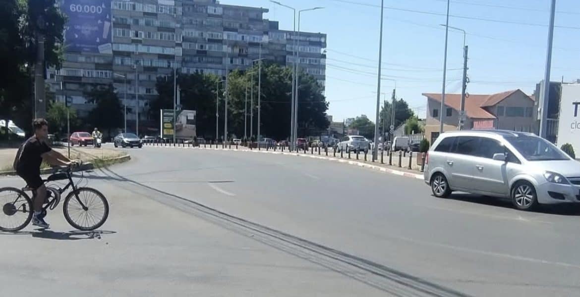 Ploieștean către Primăria Ploiești: „Traversarea la AFI este o ruletă rusească”. Bărbatul solicită refacerea marcajelor rutiere și un limitator de viteză