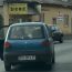 Șofer surprins în Ploiești circulând cu ușa deschisă / VIDEO