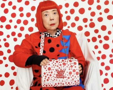 A murit „regina bulinelor”. Yayoi Kusama, care a colaborat și cu Louis Vuitton, avea 97 de ani