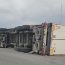 TIR răsturnat în giratoriul de la ieșirea din Ploiești spre Jumbo