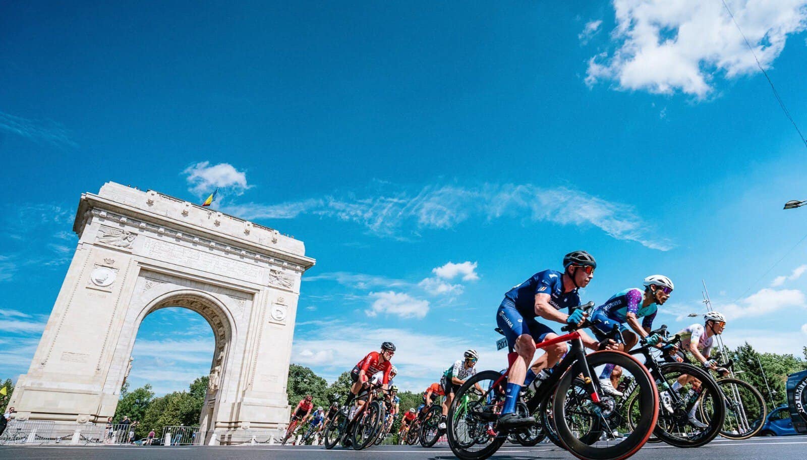 Turul României aduce la start 23 de echipe din 16 țări și una dintre marile figuri ale ciclismului mondial: Elia Viviani, în stafful echipei naționale a Italiei Turul României aduce la start 23 de echipe din 16 țări și una dintre marile figuri ale ciclismului mondial: Elia Viviani, în stafful echipei naționale a Italiei