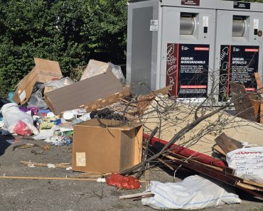 Peisaj apocaliptic la Ploiești. Strada Păstorilor: Gunoaie fermentate la soare, muscărie, focar de infecție!