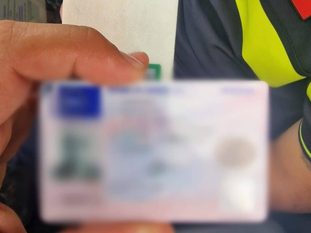 Bărbat din Prahova prins cu permis de conducere fals, în timp ce circula pe DJ 102, în Dumbrăvești