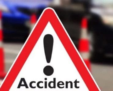 Accident în Urlați, provocat de un tânăr fără permis! Accident în Urlați, provocat de un tânăr fără permis!
