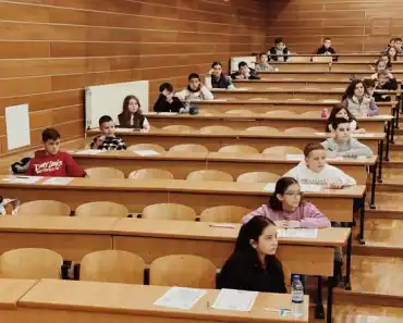 Bolojan a dat înapoi! Bursele elevilor ar putea fi acordate și pe perioada vacanțelor