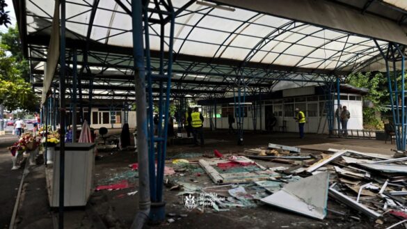 Scandal la demolarea chioșcurilor din zona Vării de Sud. Comercianții au încercat să oprească acțiunea SGU Scandal la demolarea chioșcurilor din zona Vării de Sud. Comercianții au încercat să oprească acțiunea SGU