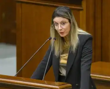 Sindicaliștii din Romsilva duc războiul cu Diana Buzoianu la un al nivel și vor discutarea problemei în CSAT: ”Reforma a fost făcută lăutărește, adică după ureche” Sindicaliștii din Romsilva duc războiul cu Diana Buzoianu la un al nivel și vor discutarea problemei în CSAT: ”Reforma a fost făcută lăutărește, adică după ureche”