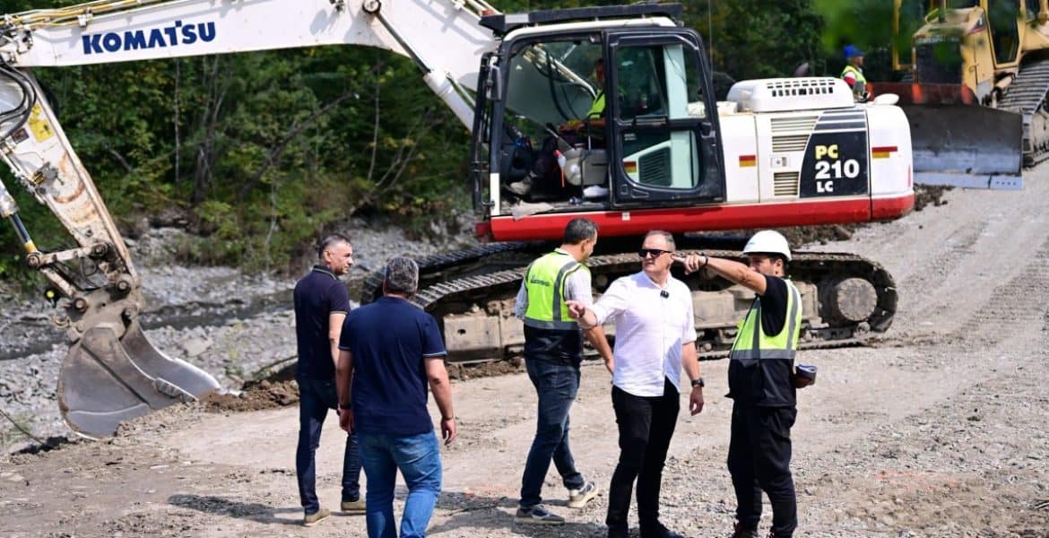 Consiliul Județean Prahova continuă una dintre cele mai importante investiții rutiere. Lucrările la DJ 102I Valea Doftanei-Brădet avansează în ritm accelerat