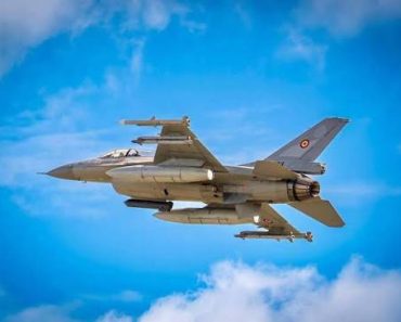 Alertă la Galați. Două avioane F16 și un elicopter au fost ridicate de la sol Alertă la Galați. Două avioane F16 și un elicopter au fost ridicate de la sol