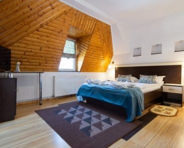 Trezire în liniștea naturii, la poalele Bucegilor. Un loc de relaxare pe drumul spre Cabana Diham