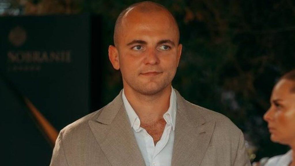 Deputatul Andrei Gușă (AUR): Fabricile se opresc, festivalurile merg. România, condamnată să consume mai puțin pentru că guvernul a produs mai puțin, dar a risipit mult