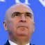 Cum face Bolojan economie la curent: „Ajung târziu, nu mai e timp de becuri aprinse” / „Sistemul de aer condiționat nu funcționează la mine”