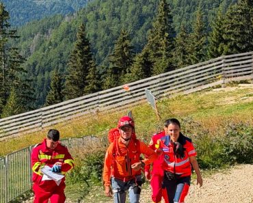 Prahova: Munții Bucegi – intervenție pentru salvarea a patru persoane din zona Crestei Morarului Prahova: Munții Bucegi – intervenție pentru salvarea a patru persoane din zona Crestei Morarului