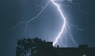 Meteorologii ANM au publicat harta județelor unde furtunile și vijeliile vor lovi puternic: Vom înregistra și o scădere a temperaturilor