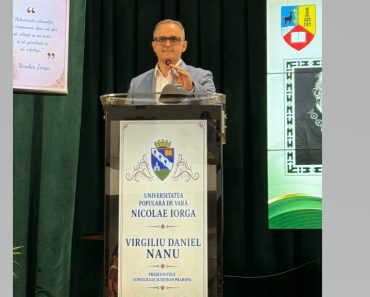 Bustul poetului Mihai Eminescu, inaugurat la Vălenii de Munte, în cadrul Universității Populare de Vară „Nicolae Iorga”