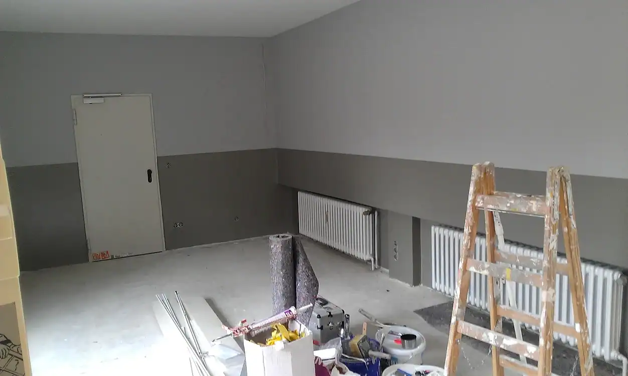 Renovări fără autorizație în apartament: ce poți schimba legal și când ai nevoie de aprobarea Primăriei